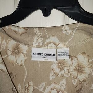 Alfred Dunner Beige Floral Top